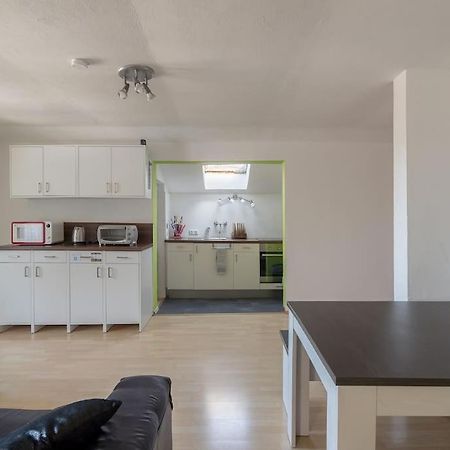 Lovely Spacious 3Room Loft Under Roof-100M2-Touristarea Rauth Buitenkant foto